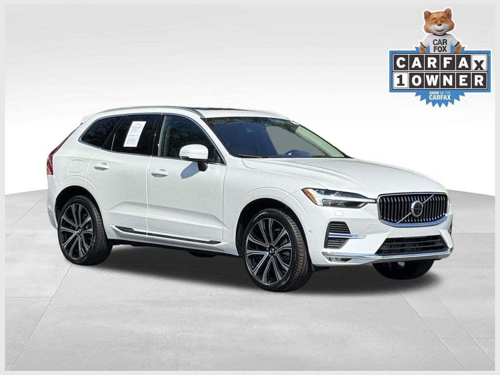 2023 Volvo XC60 B5 Ultimate Bright Theme