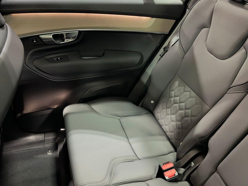 2026 Volvo XC90 PLUS, B6 AWD GAS (MILD HYBRID), GASOLINE, BRI — миниатюра 30