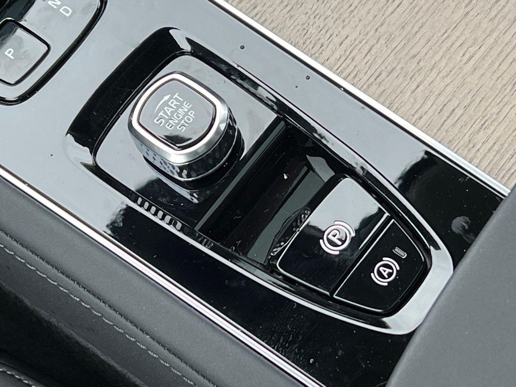 2026 Volvo XC90 PLUG-IN HYBRID PLUS, T8 AWD, ELECTRIC/GASOLIN — миниатюра 25