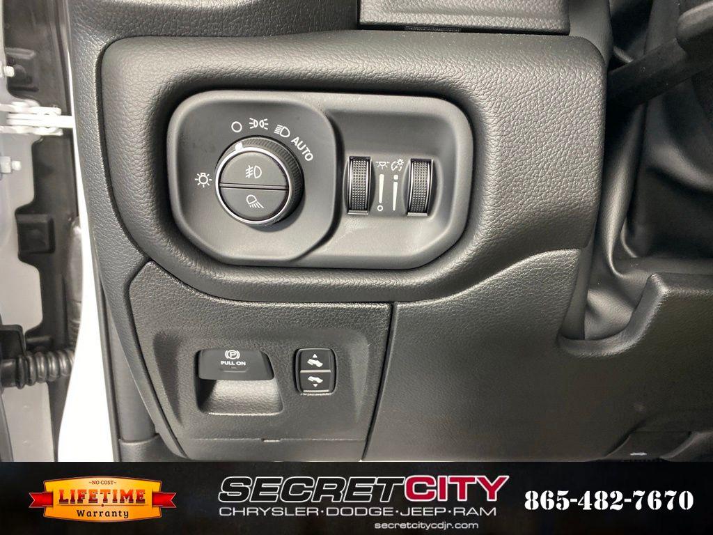 2026 RAM 1500 BIG HORN/LONE STAR thumbnail 14