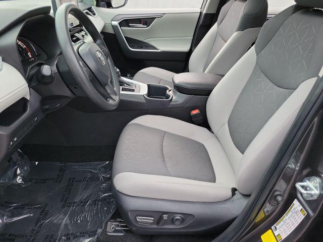 صورة مصغرة 16 لـ 2025 Toyota RAV4 XLE