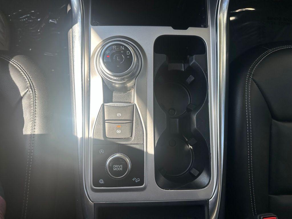 2023 FORD EXPLORER XLT thumbnail 16