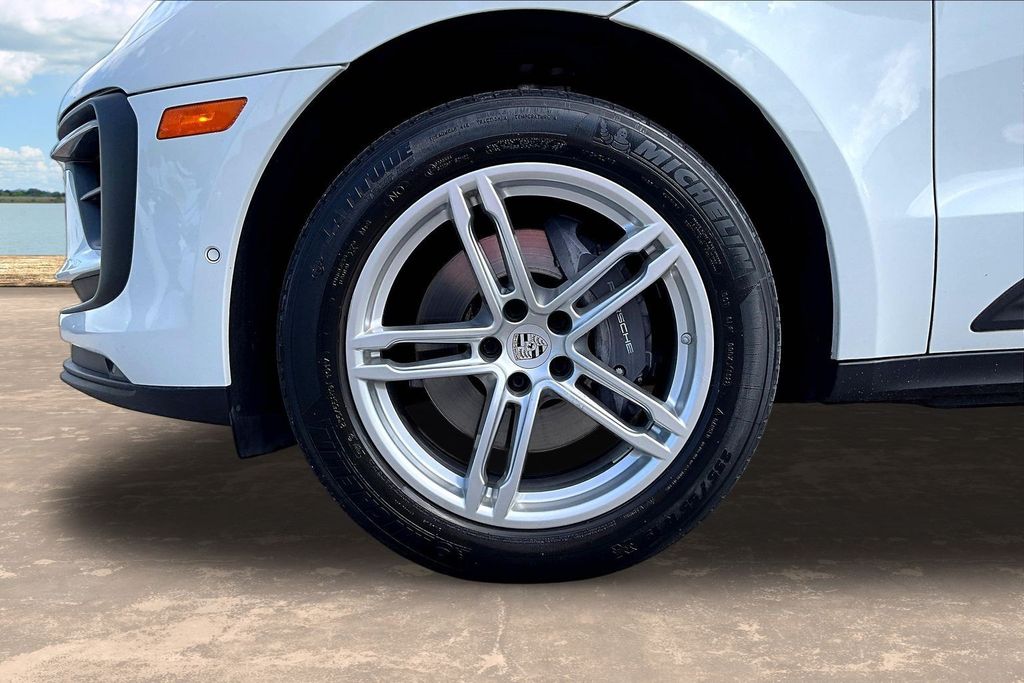 صورة مصغرة 34 لـ 2022 Porsche MACAN BASE