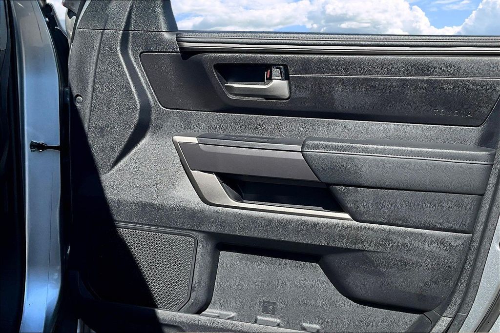 صورة مصغرة 29 لـ 2022 Toyota TUNDRA SR5