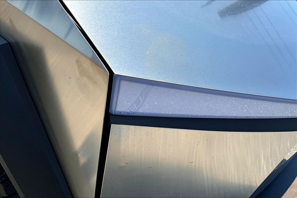 صورة مصغرة 28 لـ 2024 Tesla CYBERTRUCK BASE