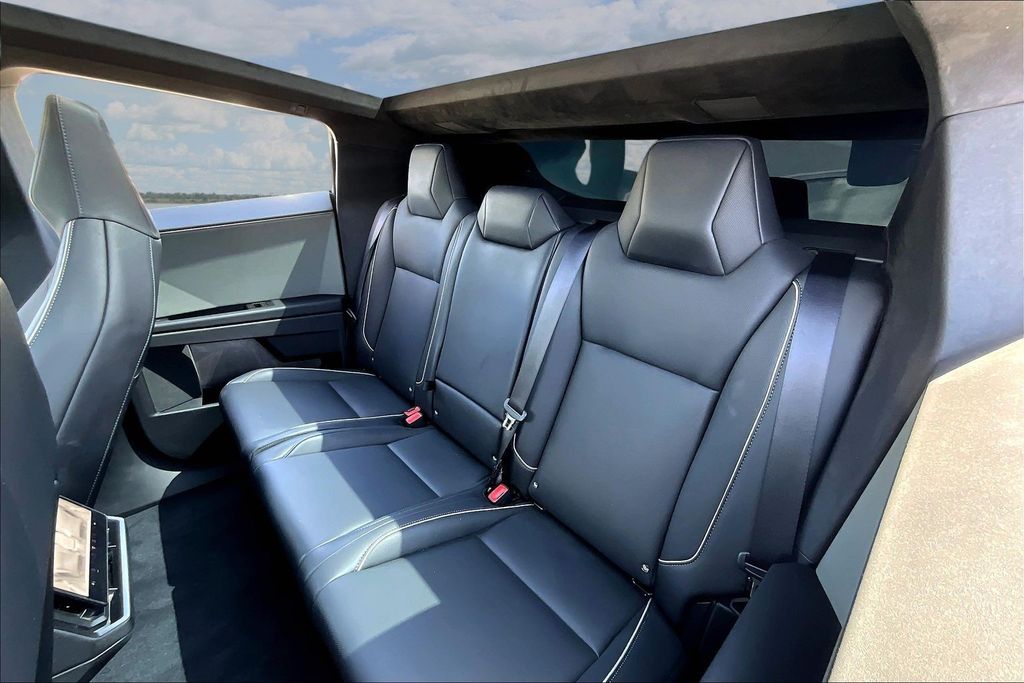 صورة مصغرة 20 لـ 2024 Tesla CYBERTRUCK BASE