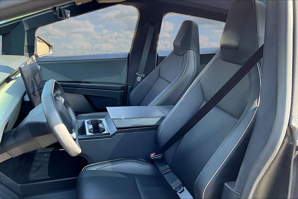 صورة مصغرة 19 لـ 2024 Tesla CYBERTRUCK BASE