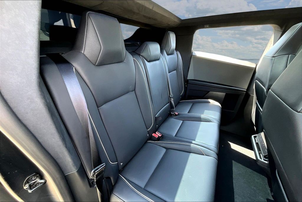 صورة مصغرة 23 لـ 2024 Tesla CYBERTRUCK BASE