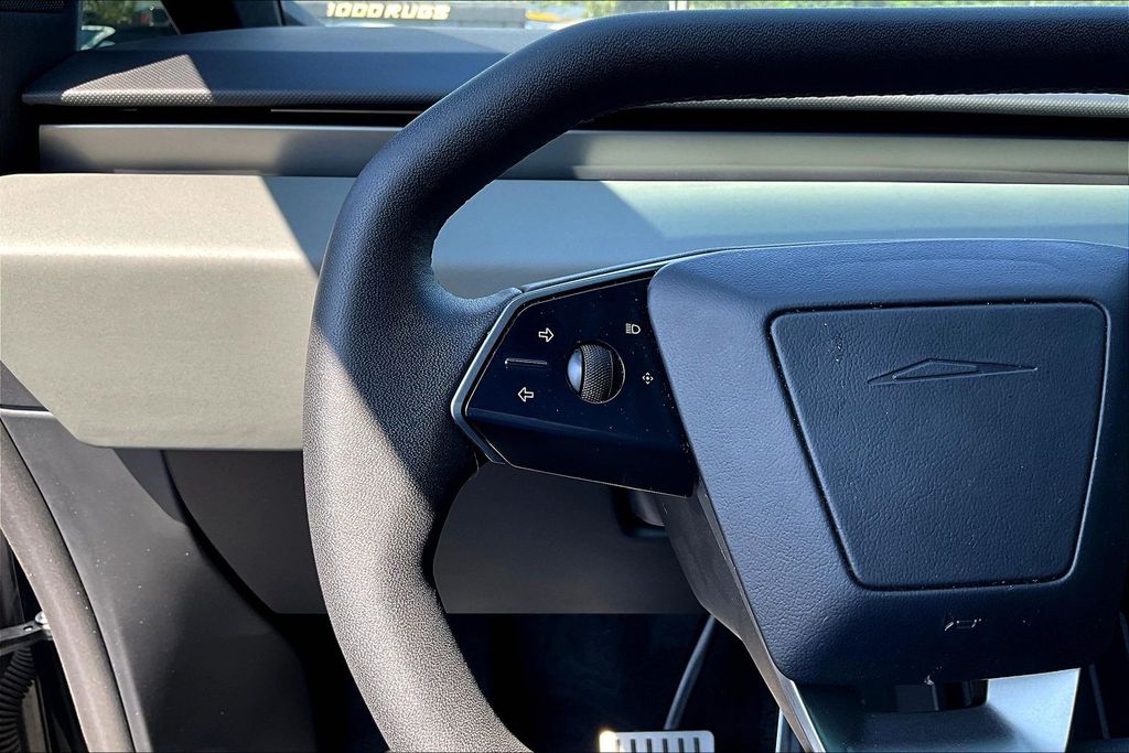 صورة 11 لـ 2024 Tesla CYBERTRUCK BASE