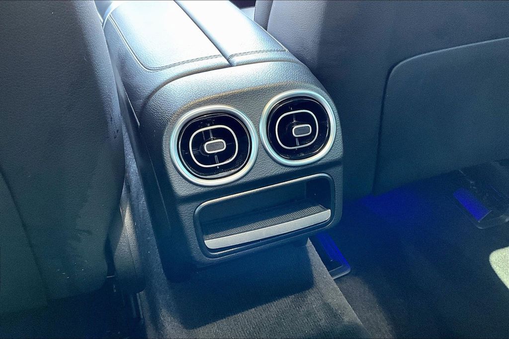 2024 Mercedes-BENZ C-CLASS 照片 10