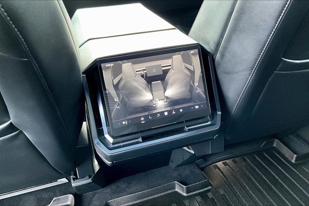 صورة مصغرة 10 لـ 2024 Tesla CYBERTRUCK BASE