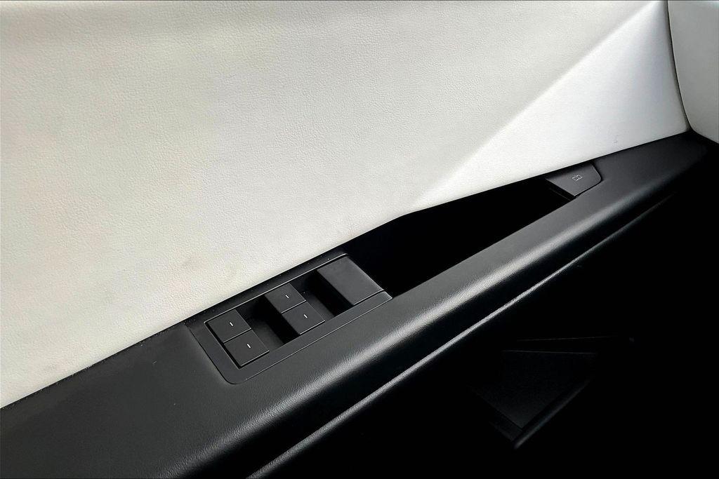 صورة مصغرة 15 لـ 2024 Tesla CYBERTRUCK BASE