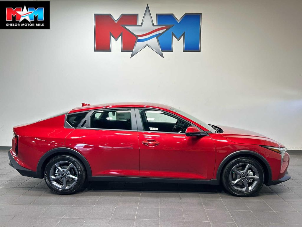 New 2026 Kia K4 LXS