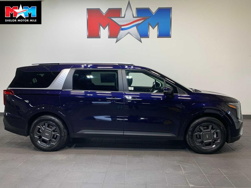 New 2026 Kia Carnival Hybrid EX