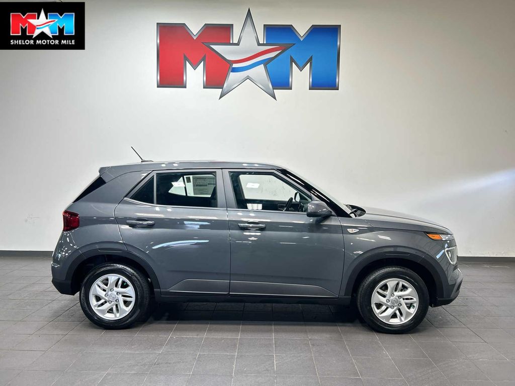 New 2026 Hyundai VENUE SE