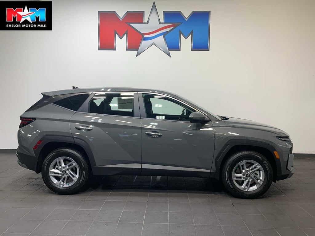 New 2026 Hyundai TUCSON SE