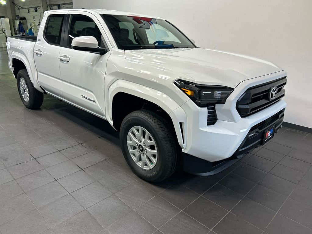 2026 Toyota TACOMA SR5 照片 2