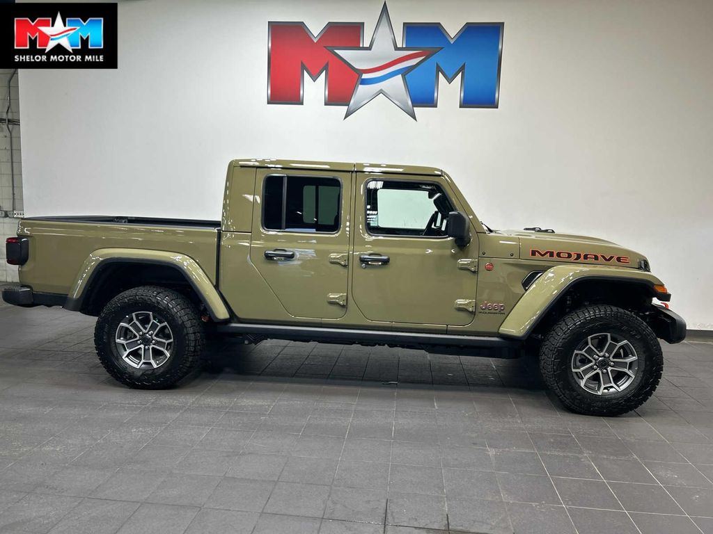 New 2026 Jeep Gladiator Mojave 4x4