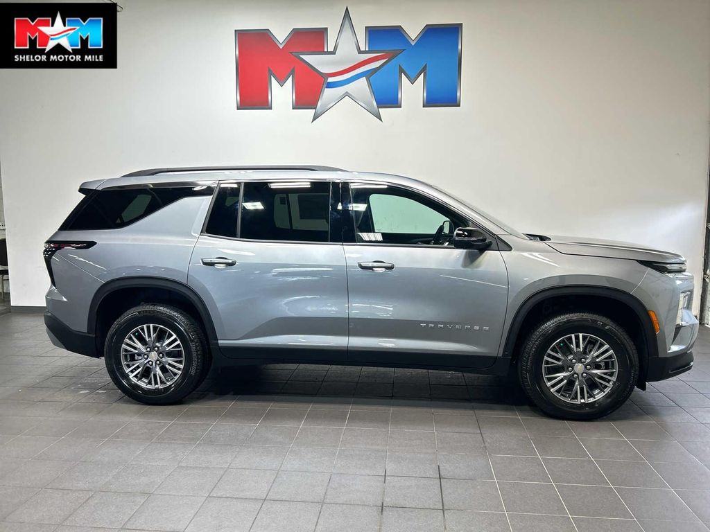New 2026 Chevrolet Traverse LT