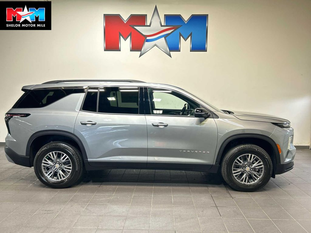 New 2026 Chevrolet Traverse LT