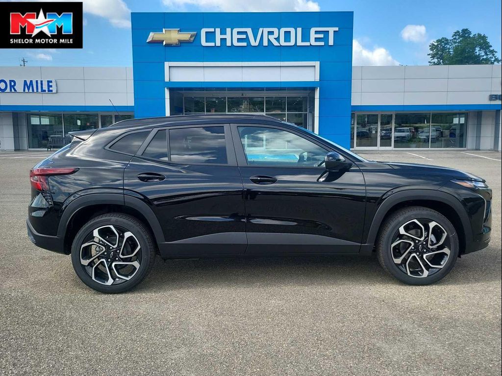 New 2026 Chevrolet Trax FWD 2RS