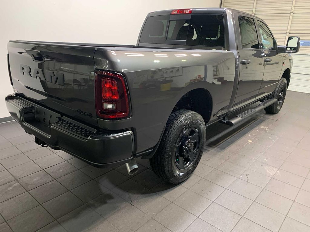 2026 RAM 2500 TRADESMAN CREW CAB 4X4 6'4' BOX — фото 5