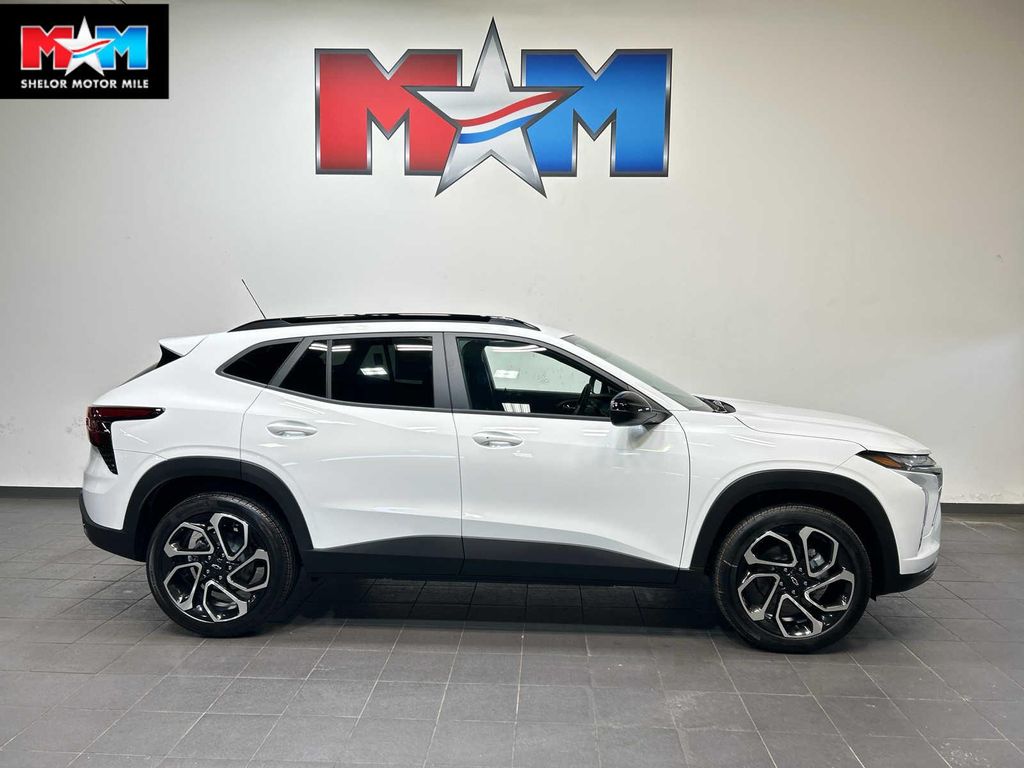 New 2026 Chevrolet Trax FWD 2RS