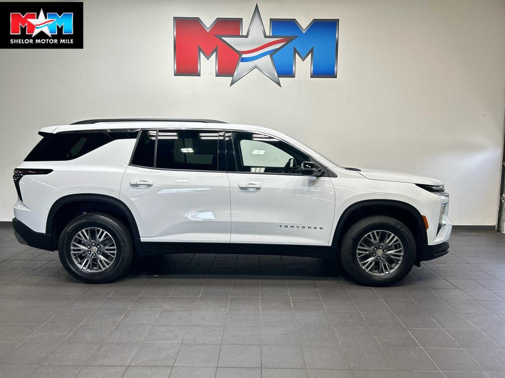 New 2026 Chevrolet Traverse LT