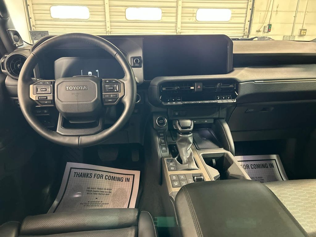 2024 Toyota LAND CRUISER BASE — фото 9