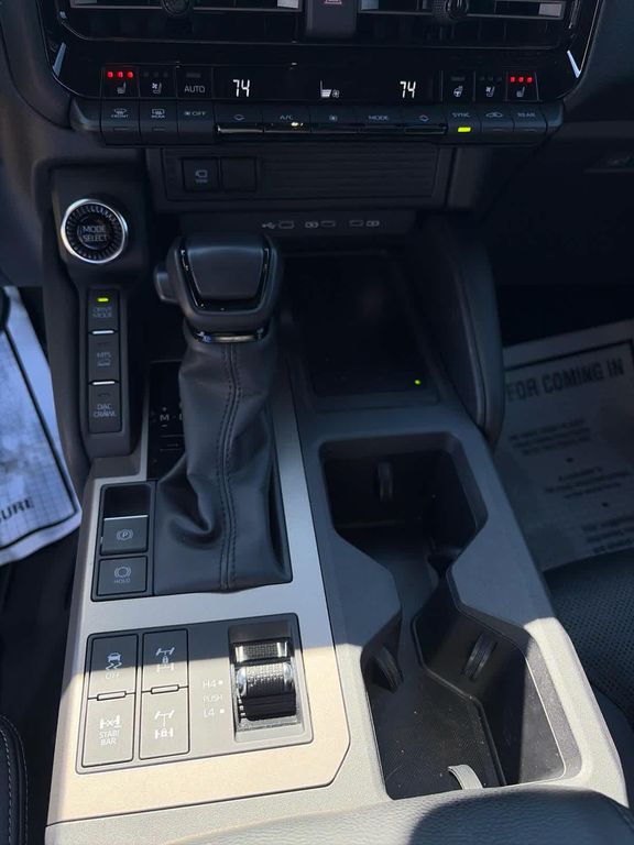 صورة مصغرة 27 لـ 2024 Toyota LAND CRUISER BASE