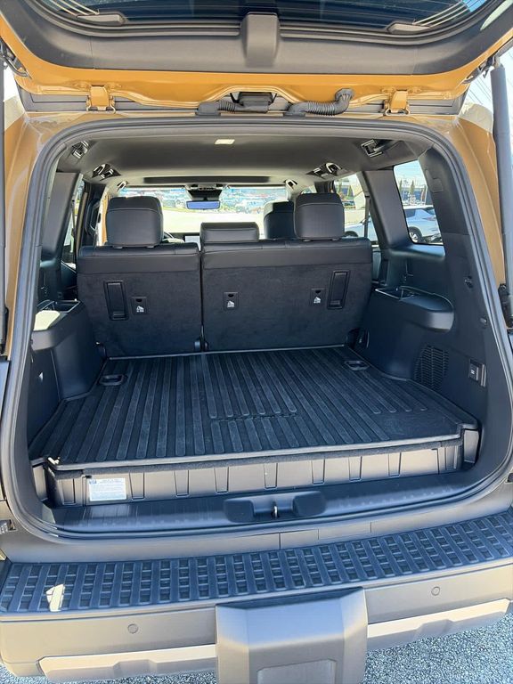صورة مصغرة 36 لـ 2024 Toyota LAND CRUISER BASE
