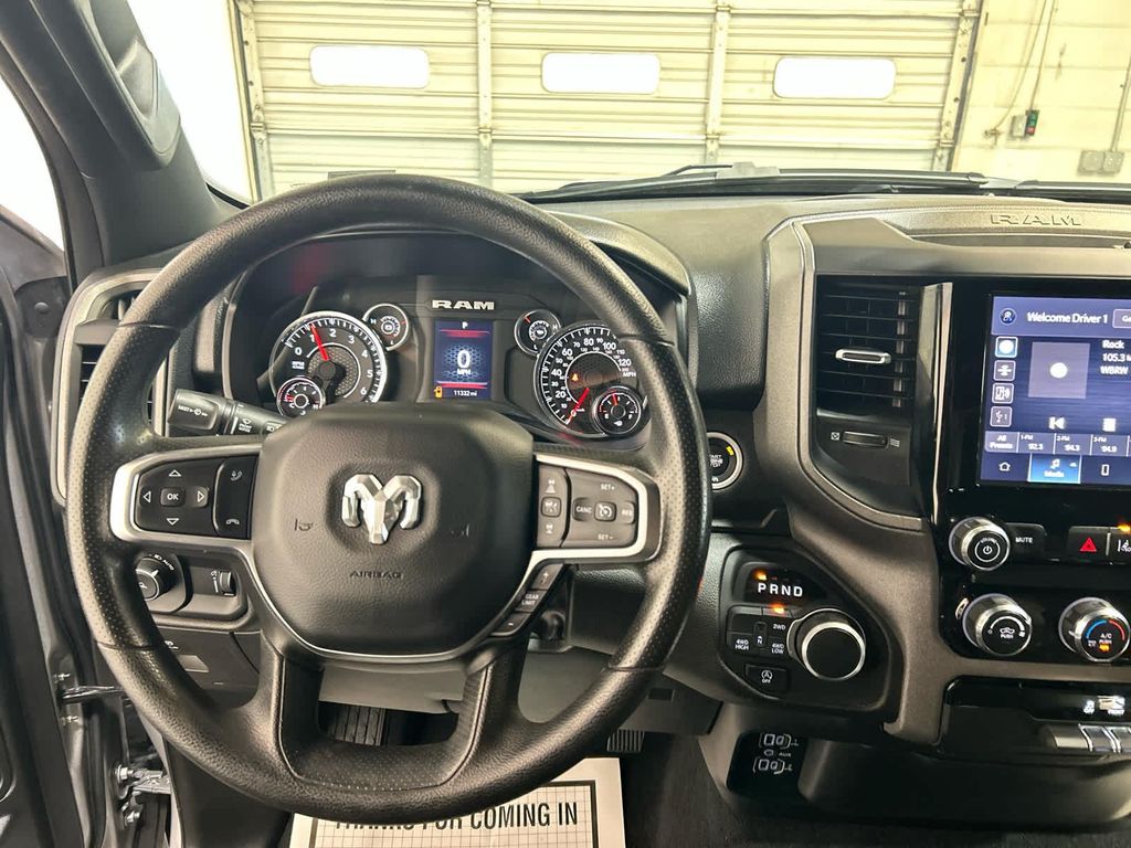 2025 RAM 1500 TRADESMAN photo 8