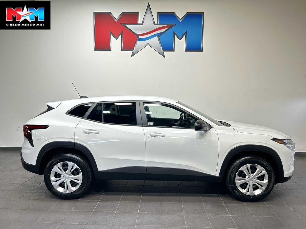 New 2026 Chevrolet Trax LS