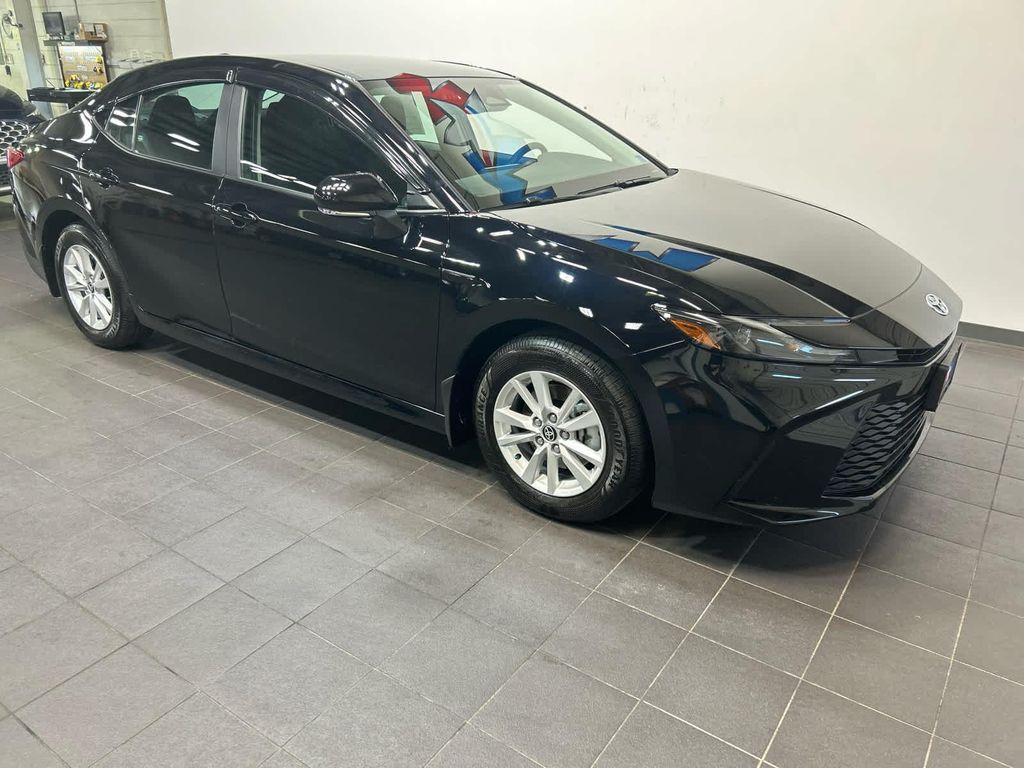 صورة 2 لـ 2025 Toyota CAMRY LE