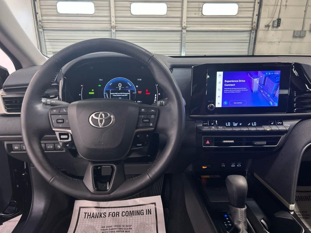صورة 8 لـ 2025 Toyota CAMRY LE
