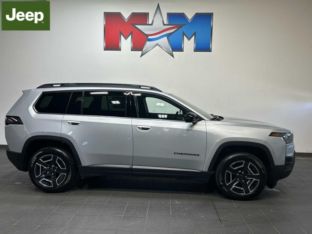 New 2026 Jeep Cherokee Laredo 4x4