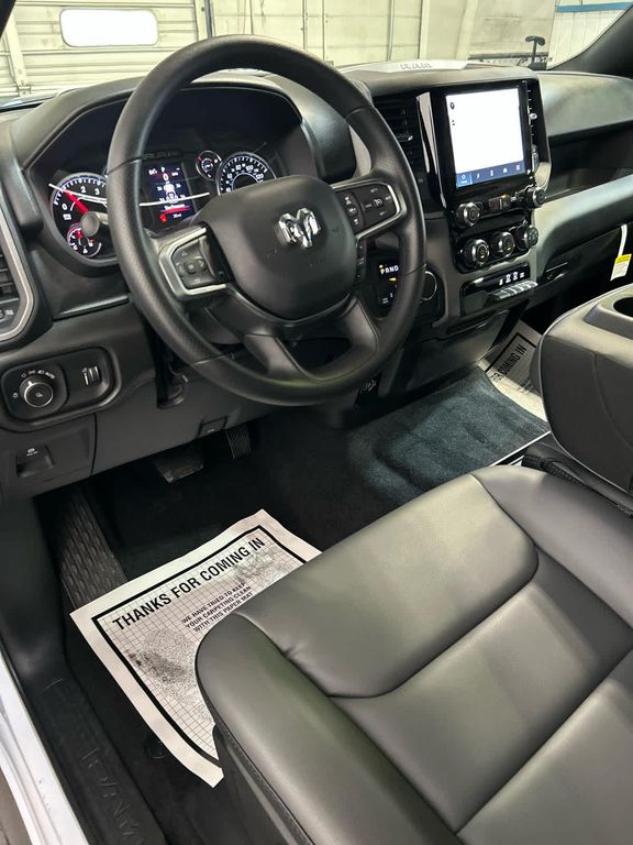 صورة 9 لـ 2026 RAM 1500 TRADESMAN
