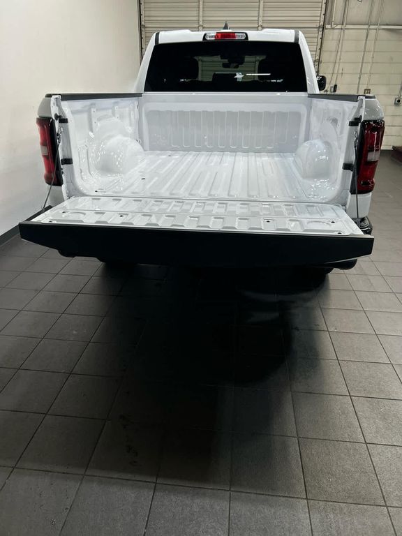 صورة 10 لـ 2026 RAM 1500 TRADESMAN