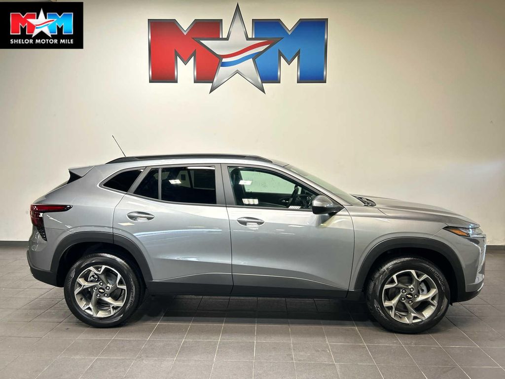 New 2026 Chevrolet Trax LT