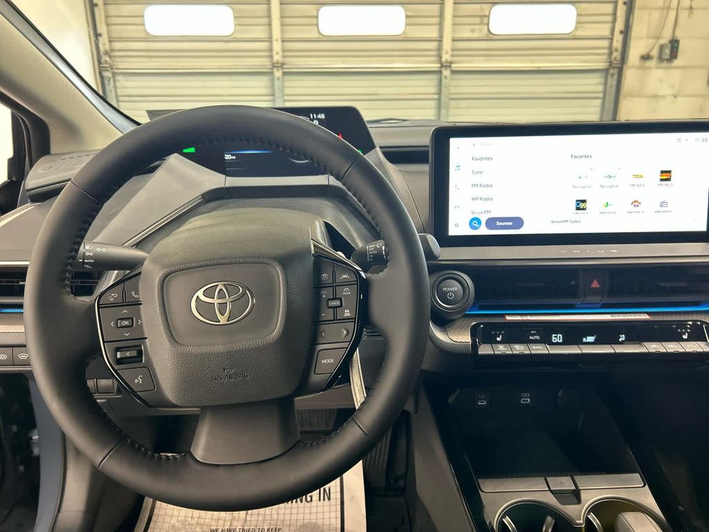 2026 Toyota PRIUS XLE — фото 9