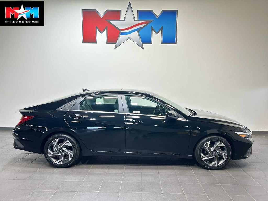 New 2026 Hyundai ELANTRA Limited