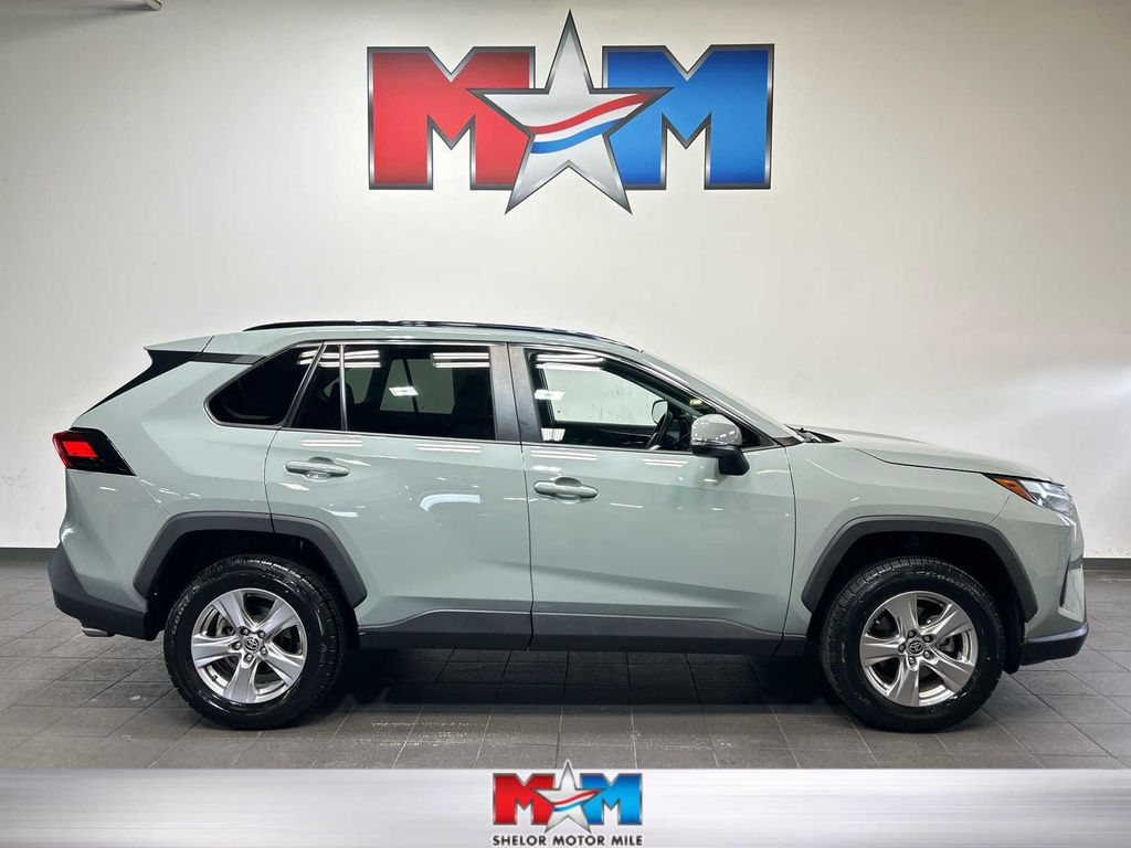 صورة 1 لـ 2022 Toyota RAV4 XLE