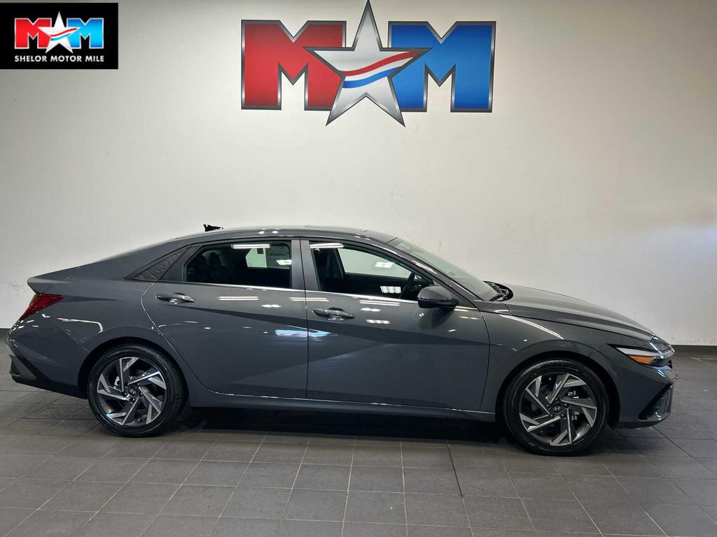 New 2026 Hyundai ELANTRA Limited