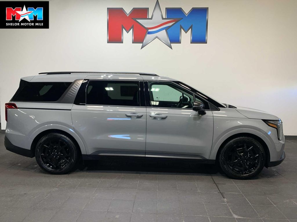 New 2026 Kia Carnival SX