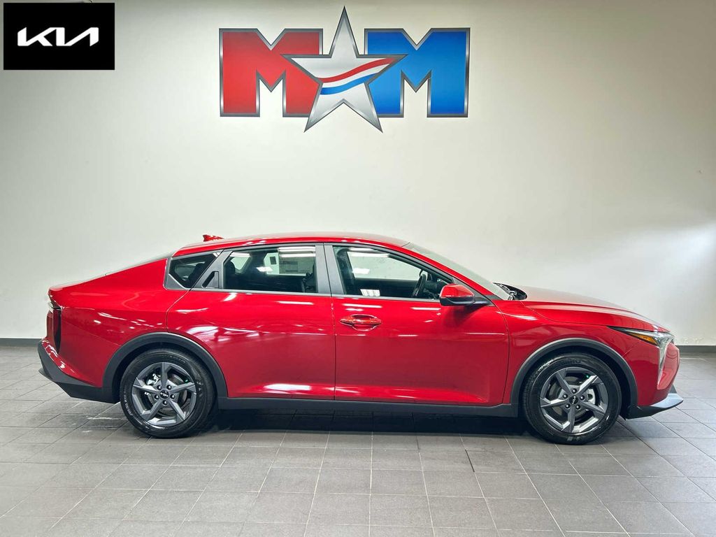 New 2026 Kia K4 LXS