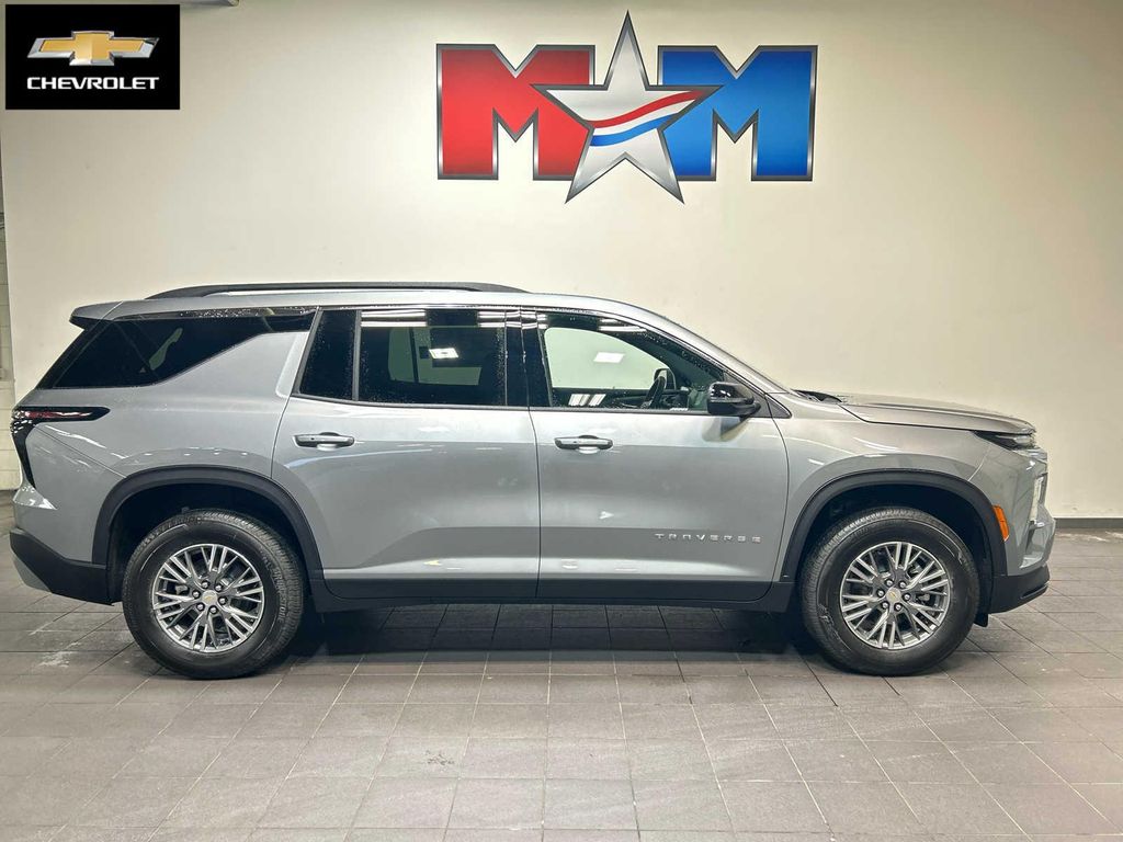 New 2027 Chevrolet Traverse LT