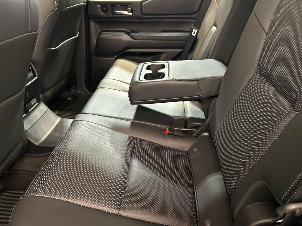 2025 Toyota LAND CRUISER BASE photo 5