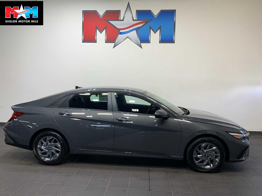 New 2026 Hyundai ELANTRA HEV Blue