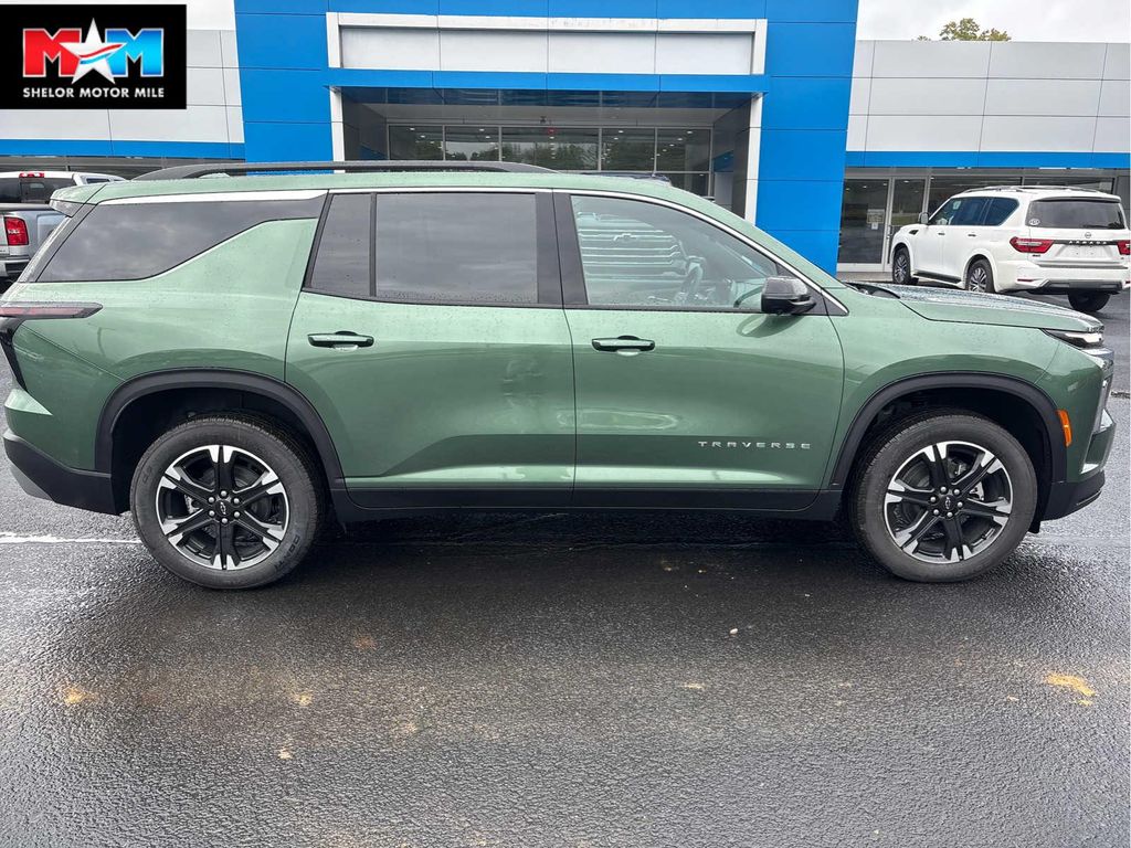 New 2027 Chevrolet Traverse LT
