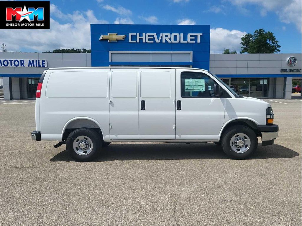 New 2026 Chevrolet Express 2500 LT